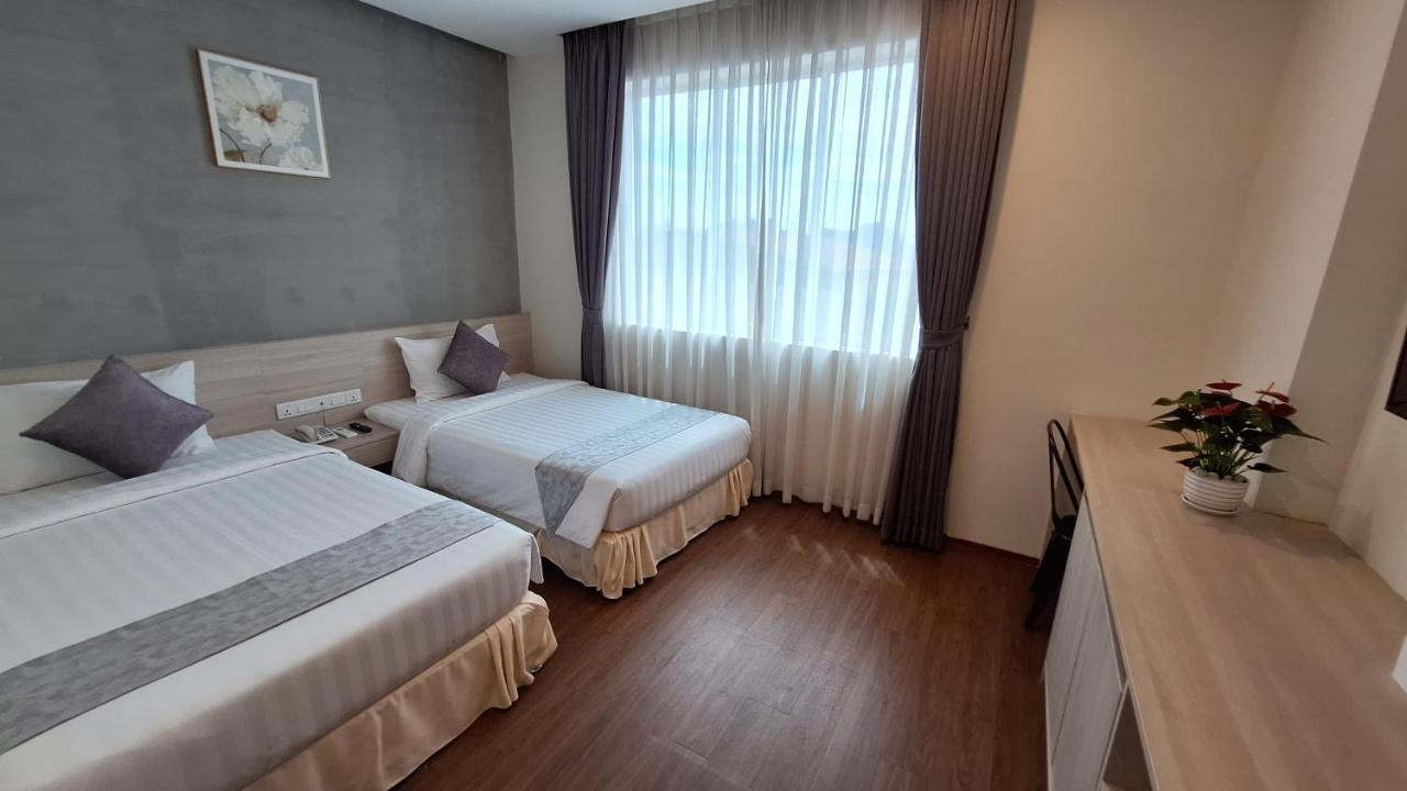 Joli Hotel Phnom Penh Exterior photo