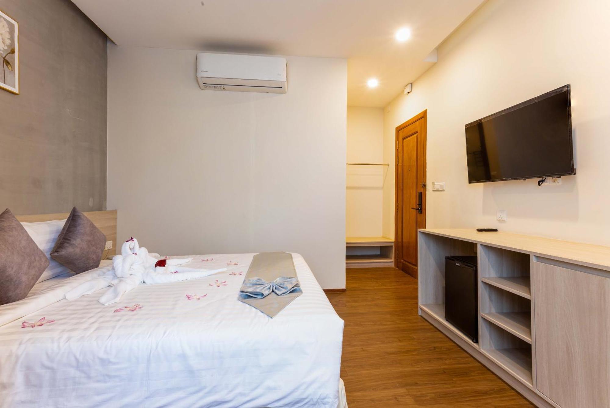 Joli Hotel Phnom Penh Room photo