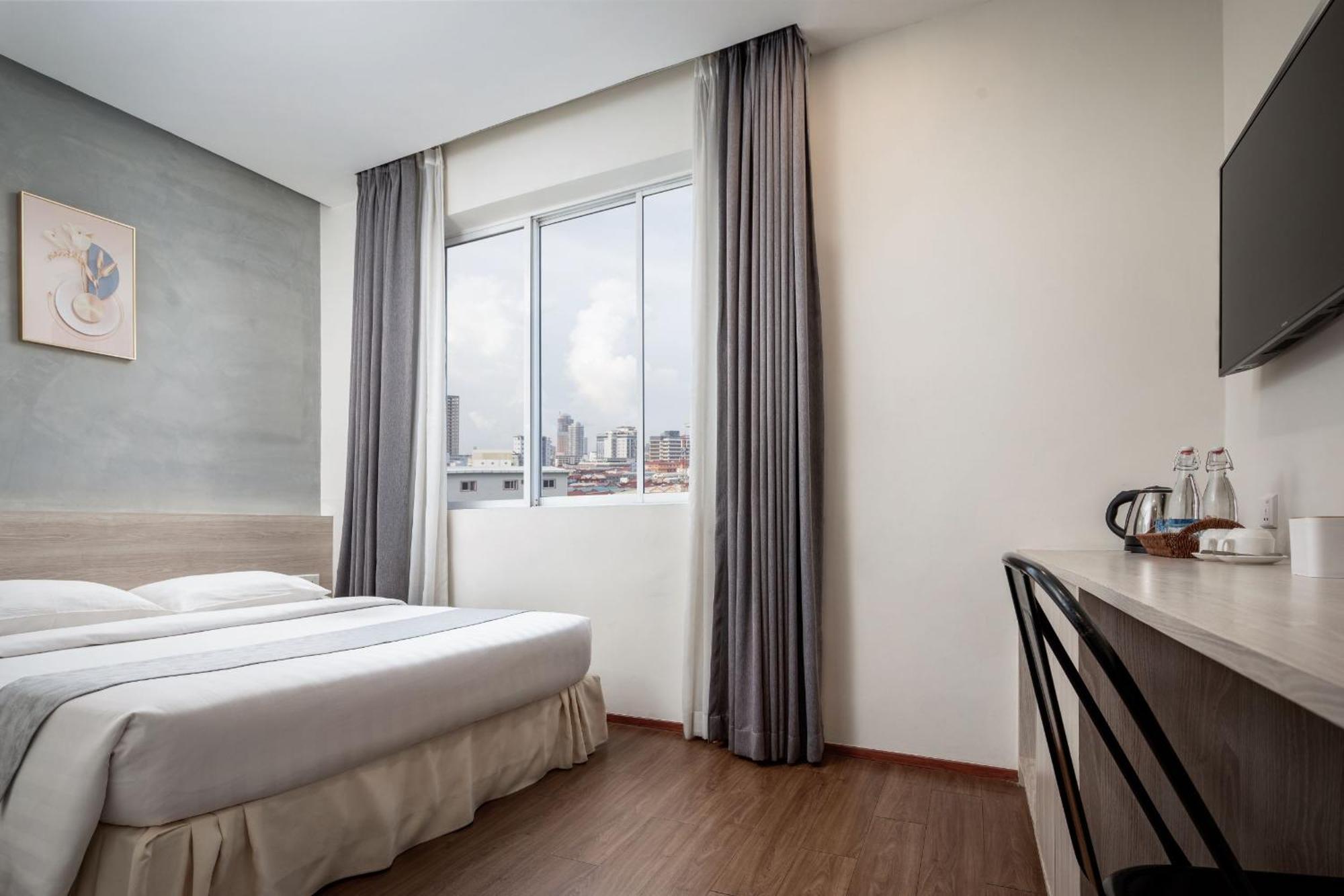 Joli Hotel Phnom Penh Exterior photo