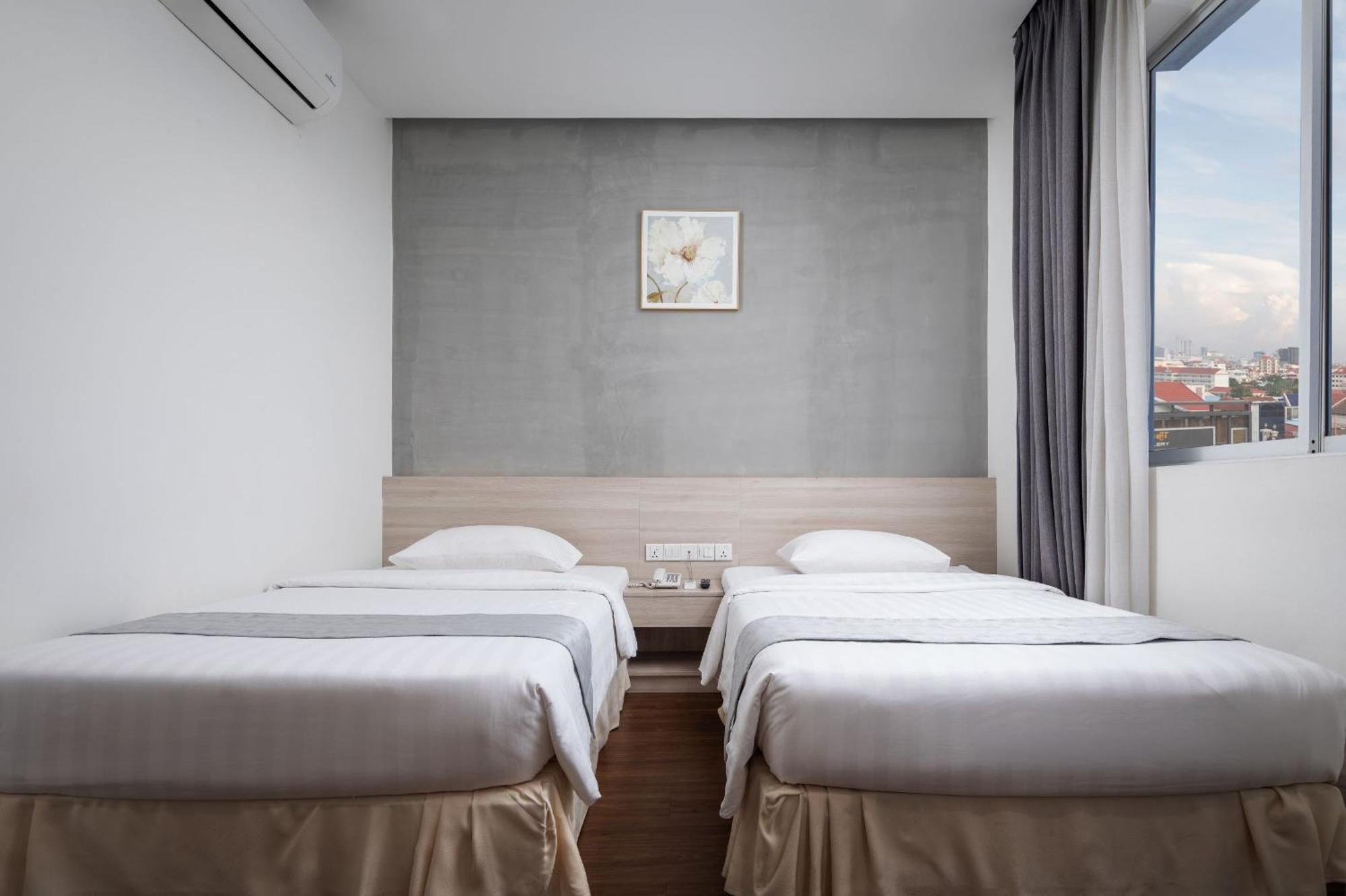 Joli Hotel Phnom Penh Exterior photo