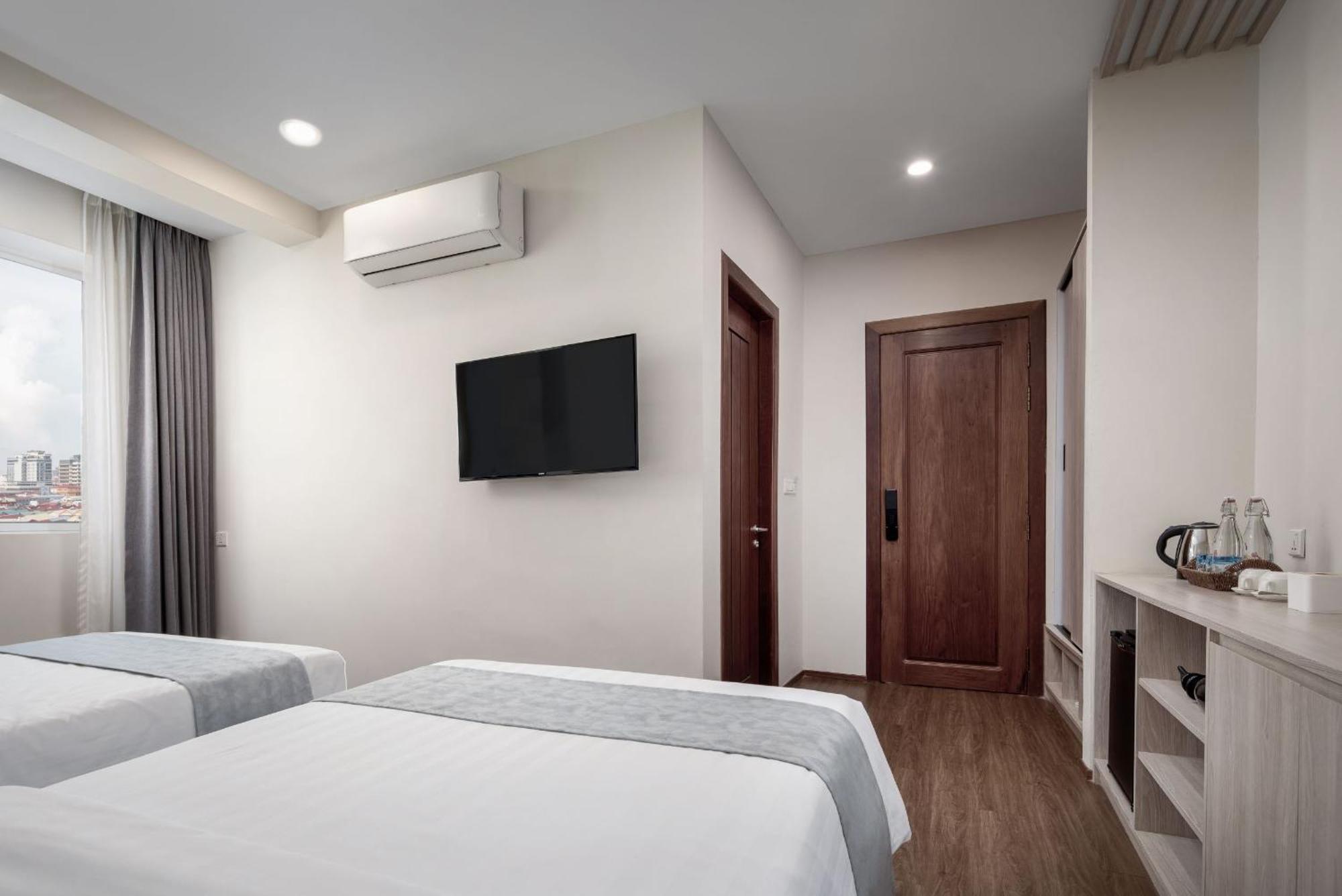 Joli Hotel Phnom Penh Exterior photo
